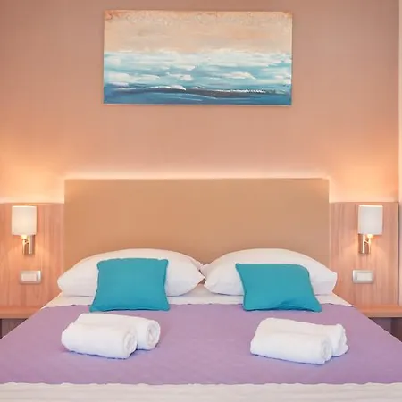 Vila More Apartment Grebastica