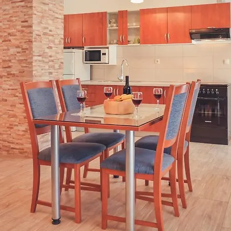 Vila More Apartment Grebastica