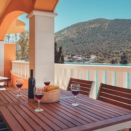 Vila More Apartment Grebastica