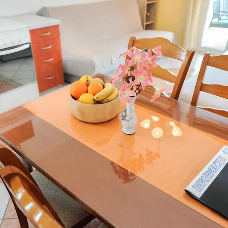 Apartment Vila More Grebastica